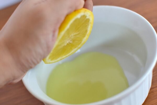 How to Lighten Hair with Lemon Juice: A Step-by-Step Guide